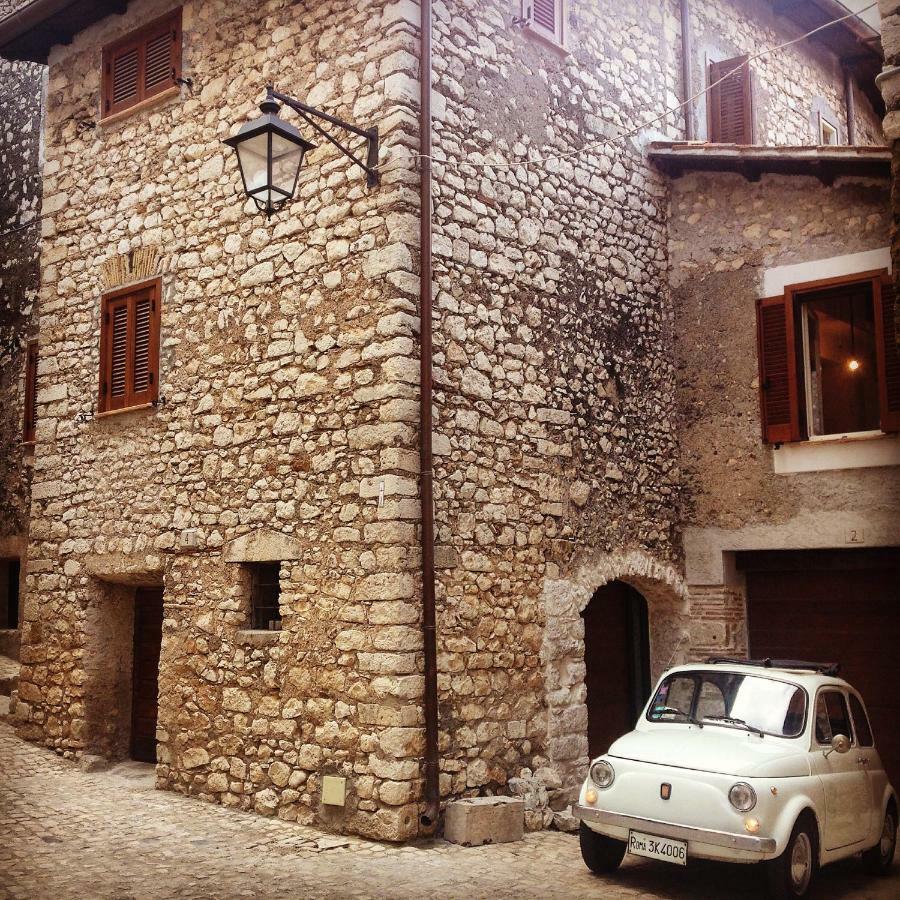 Lelive Bed And Breakfast Sermoneta Bagian luar foto