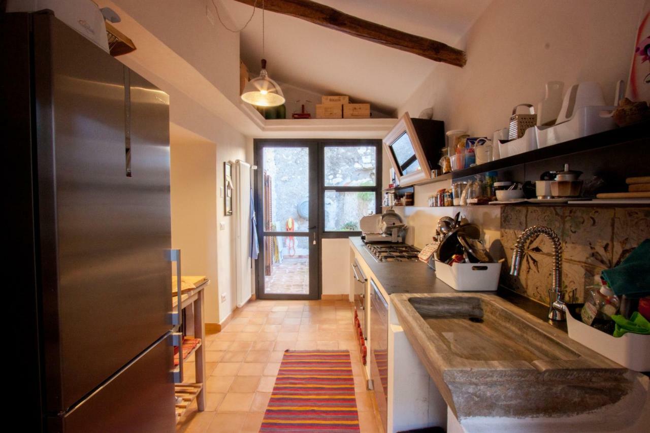 Lelive Bed And Breakfast Sermoneta Bagian luar foto