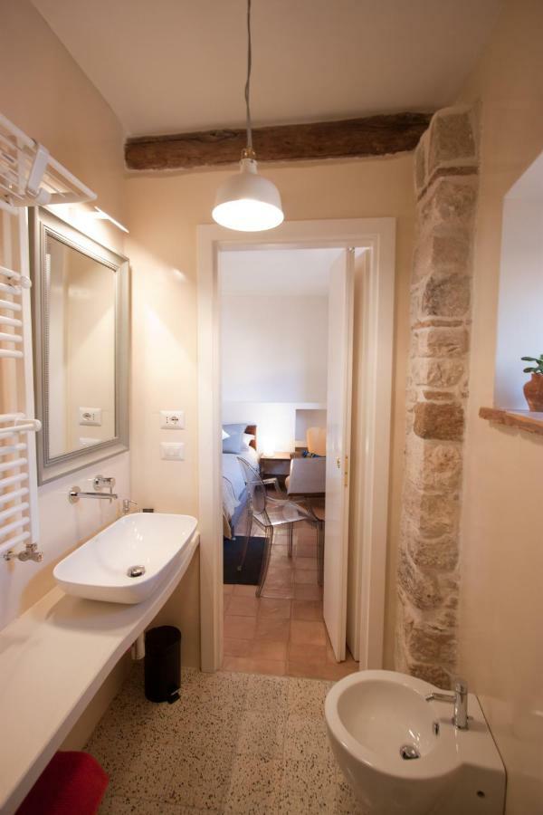 Lelive Bed And Breakfast Sermoneta Bagian luar foto