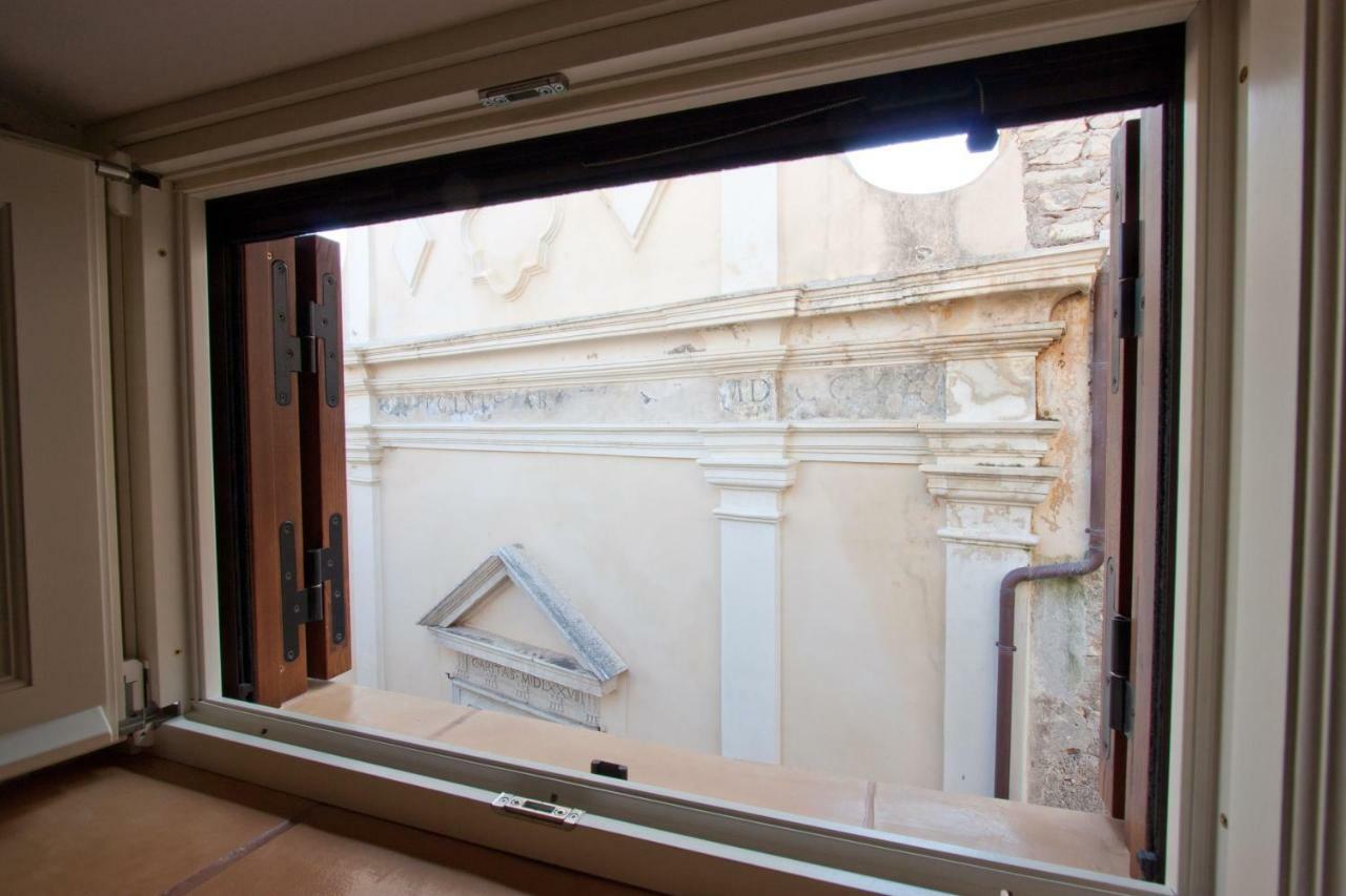 Lelive Bed And Breakfast Sermoneta Bagian luar foto