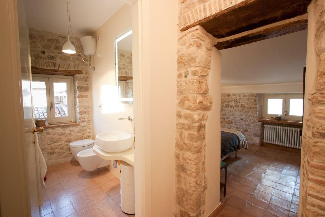 Lelive Bed And Breakfast Sermoneta Bagian luar foto